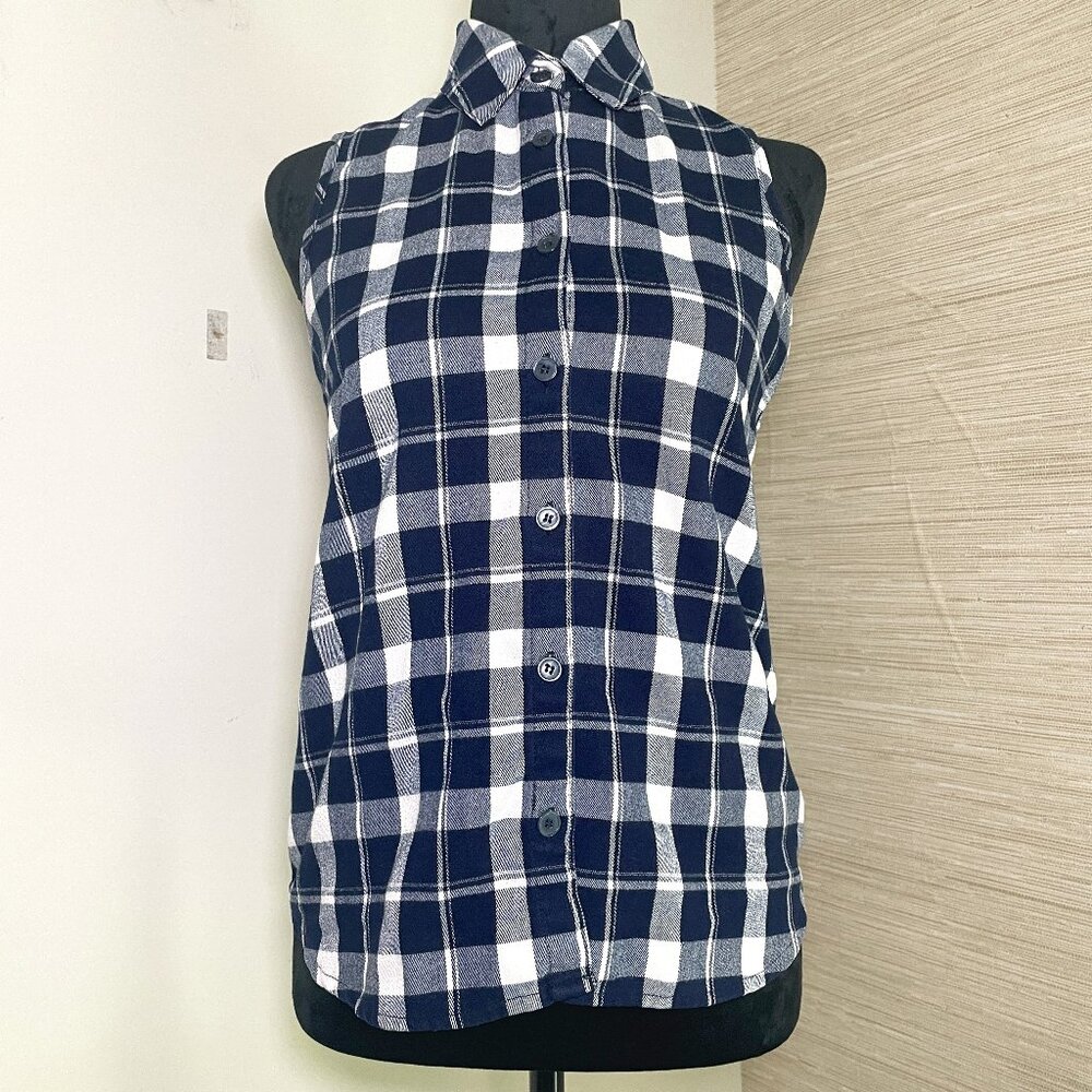Women's Medium Cecil McBee Navy & White Plaid Sleeveless Button Down Top